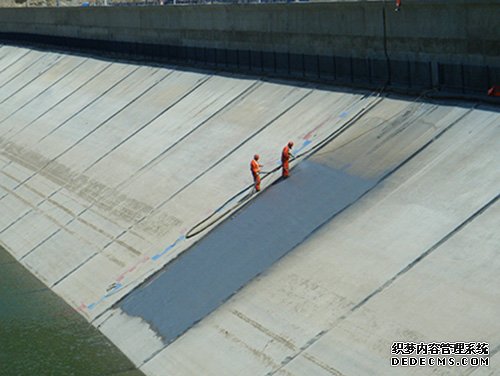噴涂聚脲設備為堤壩防水施工