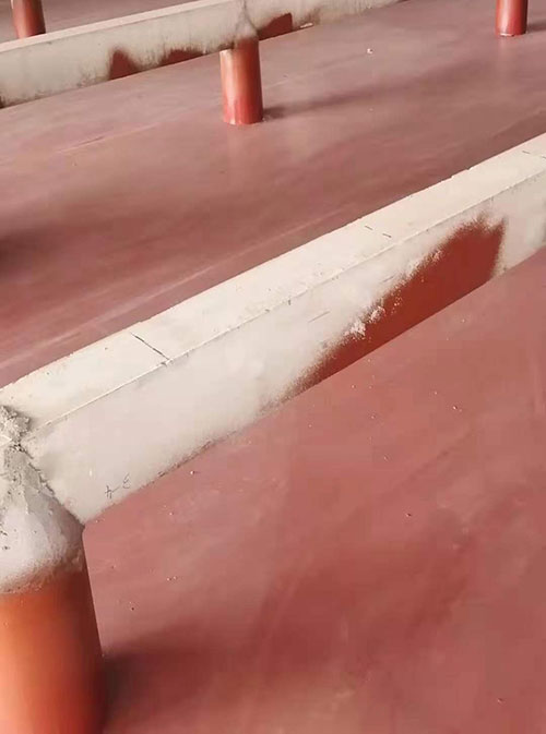 豬舍地坪噴涂聚脲材料防水耐磨噴涂案例